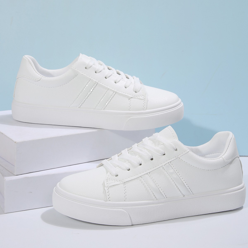 Europa și Statele Unite 2024 vară transfrontalieră nouă pantofi de damă plus size 36-44 stație independentă timp rotund cap casual pantofi albi pantofi de bord