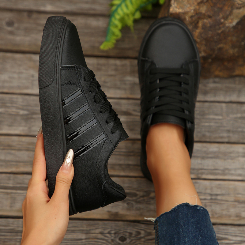 Europa și Statele Unite 2024 vară transfrontalieră nouă pantofi de damă plus size 36-44 stație independentă timp rotund cap casual pantofi albi pantofi de bord