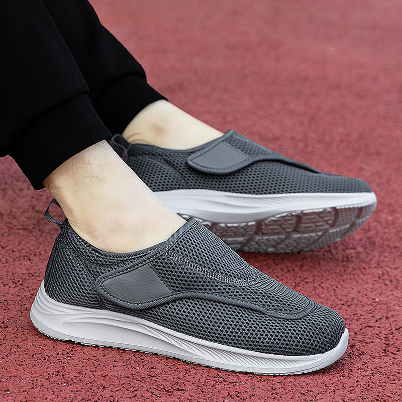 Vasariniai itin lengvi vaikščiojimo bateliai tėvams, vyriški platėjantys bateliai moterims su patinusiomis pėdomis, specialūs laisvalaikio bateliai vyresnio amžiaus žmonėms