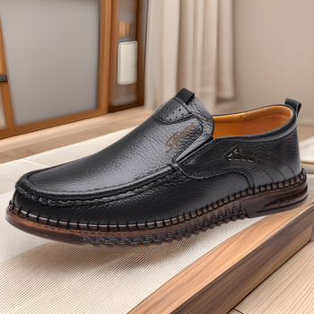 Lengvi, vidutinio amžiaus tėvo bateliai, odiniai, vyriški, žemakulniai, odiniai, laisvalaikio bateliai, plaukų karta.