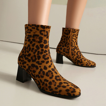 Νέες βρετανικές φθινοπωρινές και χειμερινές γυναικείες μπότες 2024 με λεοπάρ μοτίβο, κοντές μπότες martin, χοντρές ψηλοτάκουνες μπότες, μπότες εξωτερικού εμπορίου μεγέθους 40-44 plus
