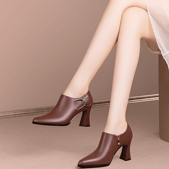 Κομψά μονά παπούτσια με χοντρά τακούνια, κομψά, βαθιά κομμένα, μονά παπούτσια, νέα ψηλοτάκουνα πέδιλα με στρας για την άνοιξη και το φθινόπωρο του 2025, καφέ ρετρό, μοντέρνα γυναικεία παπούτσια