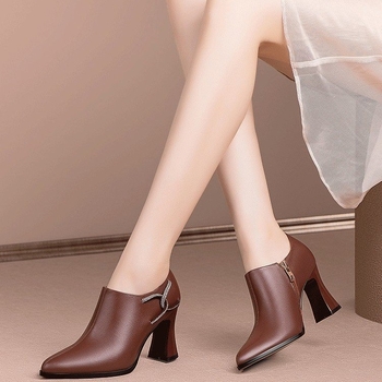 Κομψά μονά παπούτσια με χοντρά τακούνια, κομψά, βαθιά κομμένα, μονά παπούτσια, νέα ψηλοτάκουνα πέδιλα με στρας για την άνοιξη και το φθινόπωρο του 2025, καφέ ρετρό, μοντέρνα γυναικεία παπούτσια