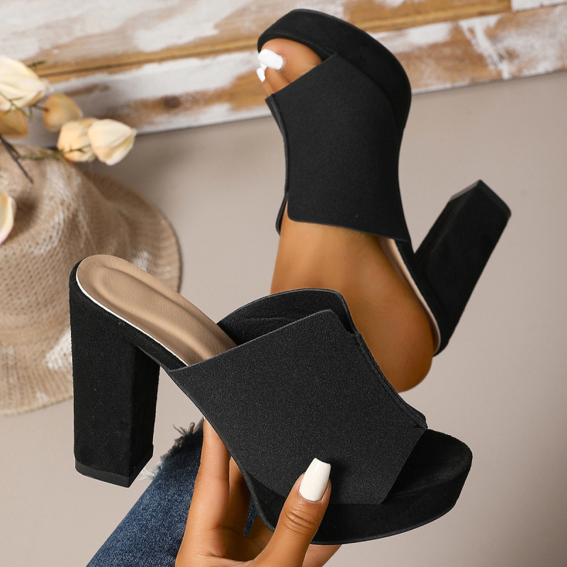 Papuci cu toc gros pentru femei, vară albă, sandale pentru femei, 2025, nouă modă, îmbrăcăminte exterioară, versatile, toc înalt, impermeabil, papuci cu platformă