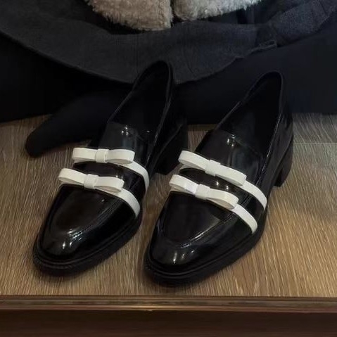 Ženske mokasine od prave kože u britanskom stilu, natikače za putovanje na posao, male kožne cipele s francuskom mašnom i debelom petom, prozračne i udobne