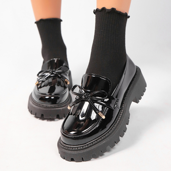 Fekete brit kis bőr női cipő, vastag sarkú, 25-ös tavaszi új stílusú, bebújós, masnis, díszes mokaszin, kerek orrú női cipők