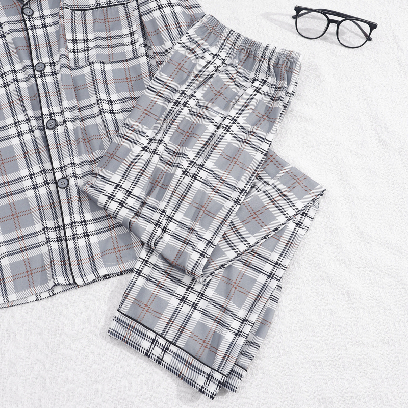 Vyriškas laisvas didelių dydžių megztinis su pižama, ilgomis rankovėmis, šviesiai pilkas, languotas pavasario ir rudens namų aprangos komplektas