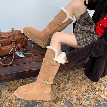 Dupla hasított 2024 téli új északkeleti hótaposó női vastagított plüss pamut cipő magas sarkú csizma Mao Mao cipő női