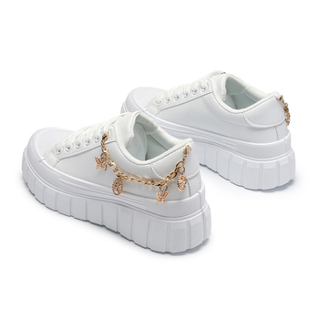 Pliusinio dydžio moteriški bateliai žemu viršutiniu storu padu, ūgį didinantys sportiniai laisvalaikio bateliai, auksiniai, drugelio formos užtrauktuku, metaliniai, dekoratyviniai balti bateliai