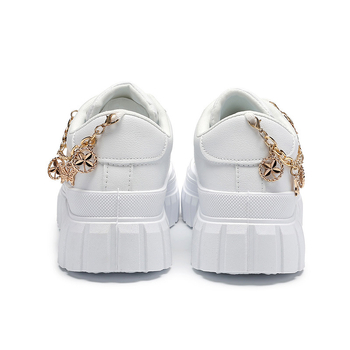 Pliusinio dydžio moteriški bateliai žemu viršutiniu storu padu, ūgį didinantys sportiniai laisvalaikio bateliai, auksiniai, drugelio formos užtrauktuku, metaliniai, dekoratyviniai balti bateliai