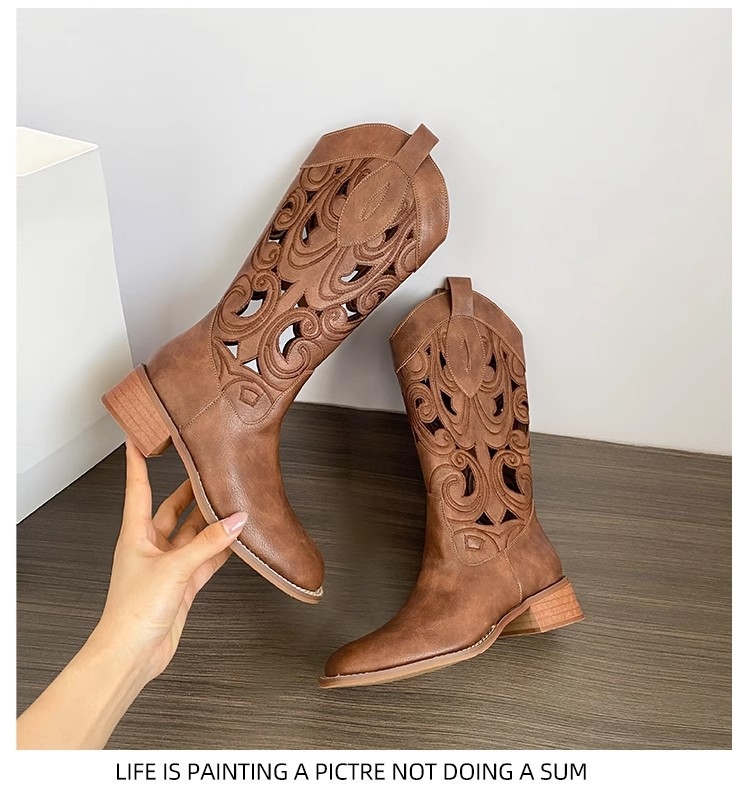 Cizme de cowboy western retro maro pentru femei 2025, cizme noi până la jumătatea gambei, cizme de deșert elegante și brodate la modă