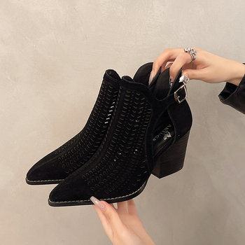 Ρετρό Κομμένα Αναπνέοντα Ρωμαϊκά Σανδάλια για Γυναικεία Καλοκαίρι 2025 Νέα Ευρωπαϊκά και Αμερικανικά Σανδάλια με Μυτερές Δακτύλες, Μεγάλο Μέγεθος, Χοντρό Τακούνι, Ψηλοτάκουνα Σανδάλια για Γυναικεία