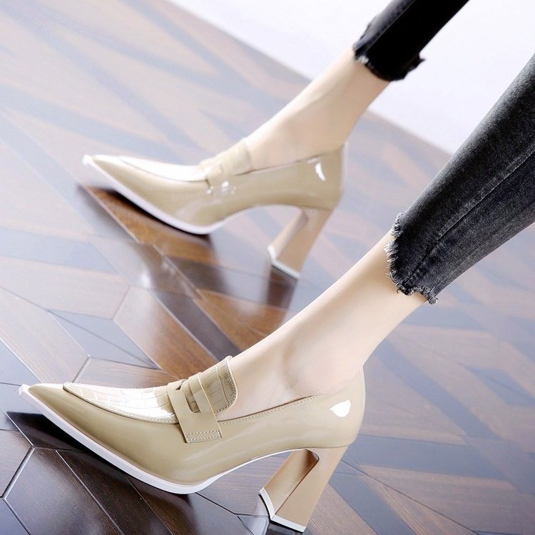 Tocuri înalte pentru femei 2024 primăvara și toamna nouă vârful ascuțit toc gros adânc vamp pantofi unici stil francez pantofi profesionali din piele lăcuită