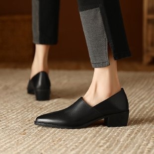 Nove proljetne i jesenske cipele s debelim petama, moderne jednoslojne cipele s retro špicastim uzorkom, mokasine od meke kože za žene, za proljeće i jesen 2024.