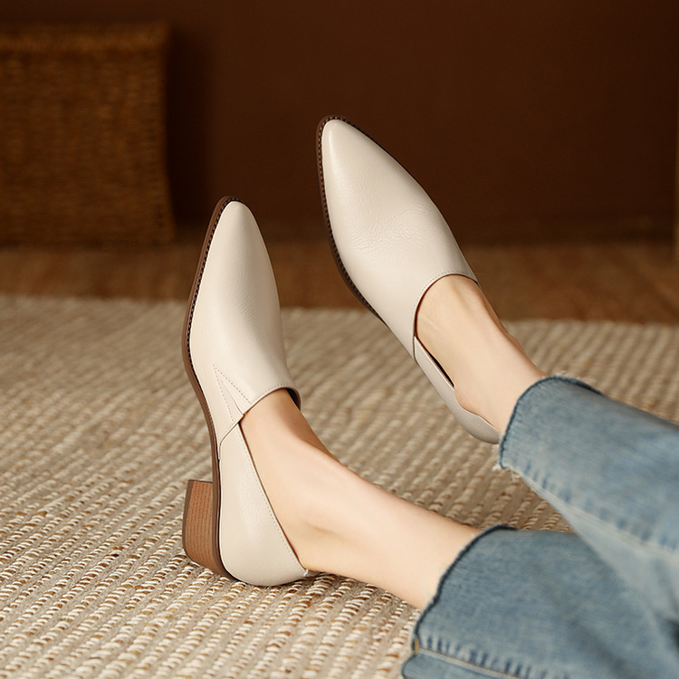 Nove proljetne i jesenske cipele s debelim petama, moderne jednoslojne cipele s retro špicastim uzorkom, mokasine od meke kože za žene, za proljeće i jesen 2024.