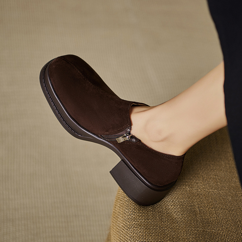 Vintage matirane cipele s debelom petom, jednoslojne ženske cipele s platformom, ležerne kožne cipele za proljeće i jesen 2024., duboke cipele s visokom petom, gole čizme