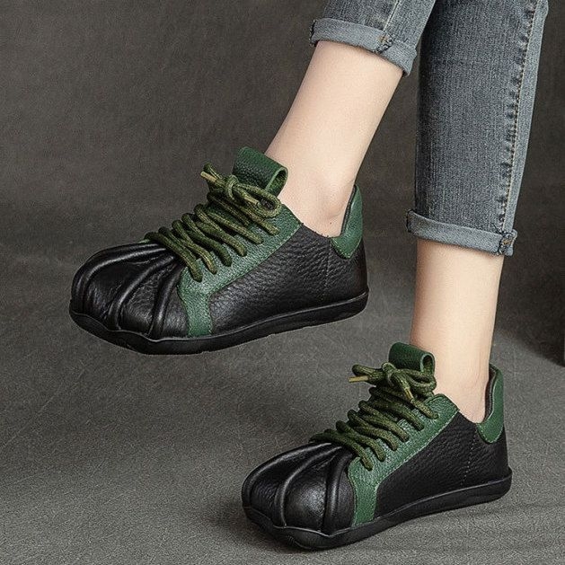 Retro ručno izrađene mekane kožne sandale za žene 2025. proljeće i ljeto, nove plisirane ravne cipele s izrezom i mekim potplatom, ravna peta i veliki prsti