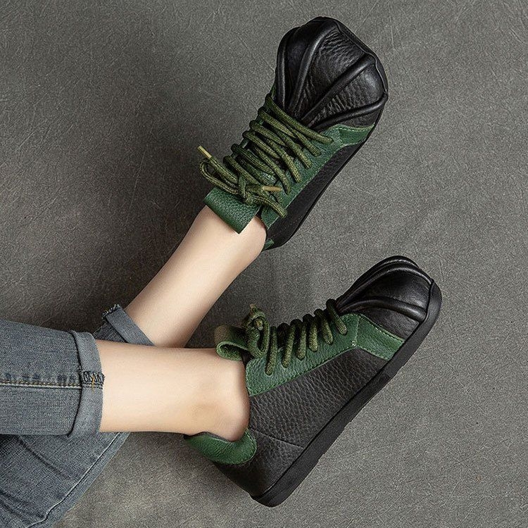 Retro ručno izrađene mekane kožne sandale za žene 2025. proljeće i ljeto, nove plisirane ravne cipele s izrezom i mekim potplatom, ravna peta i veliki prsti