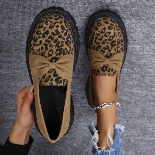 Mocasini damă toamna 2025, stil britanic nou, fără slip-on, cu talpă joasă, pentru comerț exterior, mărime mare, cu talpă groasă, imprimeu leopard, din piele, mici, pentru femei