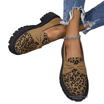 Mocasini damă toamna 2025, stil britanic nou, fără slip-on, cu talpă joasă, pentru comerț exterior, mărime mare, cu talpă groasă, imprimeu leopard, din piele, mici, pentru femei
