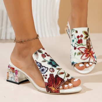 Ευρωπαϊκό και αμερικανικό στυλ για μεγάλα μεγέθη, μοντέρνα σανδάλια και παντόφλες με χοντρό τακούνι, γυναικεία παπούτσια με στάμπα λουλουδιών και μεσαίο τακούνι