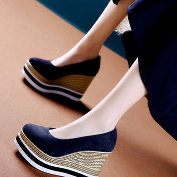 Γυναικεία ψηλοτάκουνα παπούτσια με πλατφόρμα και κάτω, μικρά, άνοιξη 2025, νέα, εθνοτικά στυλ, σουέτ, λευκά, με ρηχό τακούνι