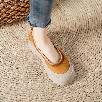 Γυναικεία Μοκασίνια από Μαλακά Δερμάτινα Retro 2025 Νέα Γυναικεία Παπούτσια Slip-On Κίτρινα Sneakers Γυναικεία Μοκασίνια