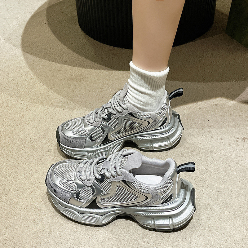 Dámske topánky Torre Shoes, jar 2025, nové, hrubé, s okrúhlou hlavou a sieťovinou, ležérne, strieborné, módne tenisky