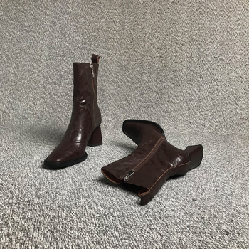 Nove martin čizme za jesen i zimu 2024., ženske špicaste visoke pete, debele pete, kratke čizme sa bočnim patentnim zatvaračem, lakirane kožne modne čizme s visokom petom