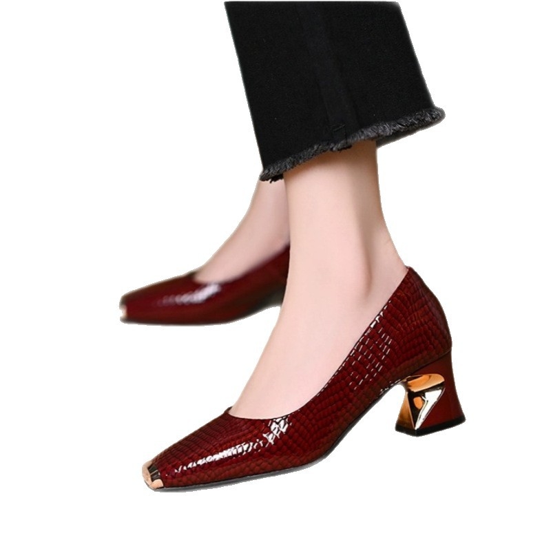 Nove proljetne i jesenske cipele od mekane kože s visokim potpeticama za žene, četvrtasti vrh, debela peta, ravne cipele, svestrane, udobne, male kožne cipele sa srednjom potpeticom, moderne