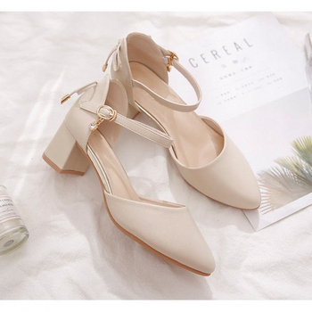 Ψηλοτάκουνα Baotou με χοντρό τακούνι για γυναίκες 2024 Νέα Άνοιξη και Καλοκαίρι Στυλ Νεράιδας με μεσαίο τακούνι, κομψά, ευέλικτα, κοίλα σανδάλια για γυναίκες