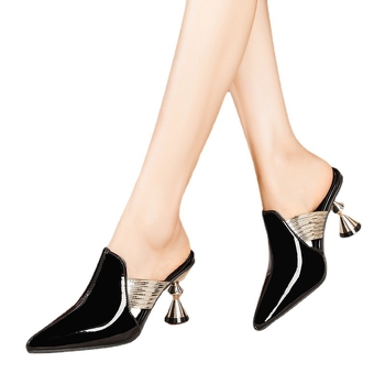 Παντόφλες Baotou Γυναικείες Καλοκαιρινές Παντόφλες Baotou 2023 Νέα Μυτερές Κορεάτικες Παντόφλες με Ψηλοτάκουνα Μοντέρνα Χονδρική