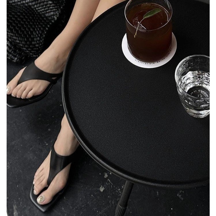 Sandale de damă cu toc înalt și vârf pătrat, de lux, tip tanga, stil varatic, casual, și sandale confortabile cu vârful deschis.