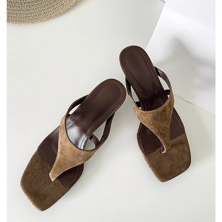 Sandale de damă cu toc înalt și vârf pătrat, de lux, tip tanga, stil varatic, casual, și sandale confortabile cu vârful deschis.