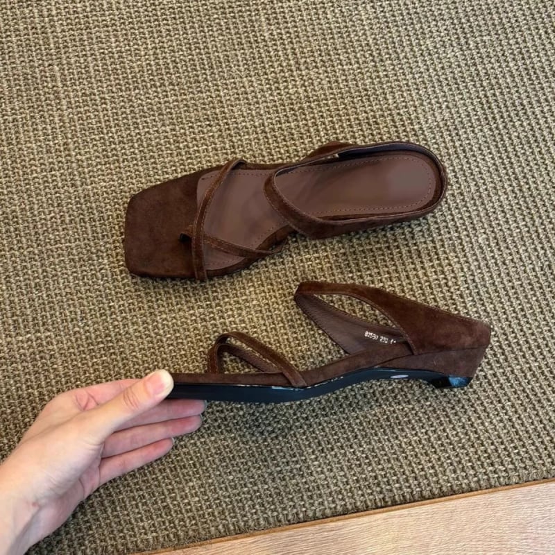 Versiune din piele de oaie ~ Sandale franceze cu bareta încrucișată pentru femei 2025 Sandale cu platformă mică, cu vârf pătrat, pentru exterior