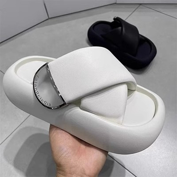 Sandale de vară pentru femei, cu talpă mică și groasă, cu cruce metalică, stil european, 2023, pantofi de plajă, de vară, la modă