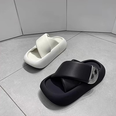 Sandale de vară pentru femei, cu talpă mică și groasă, cu cruce metalică, stil european, 2023, pantofi de plajă, de vară, la modă