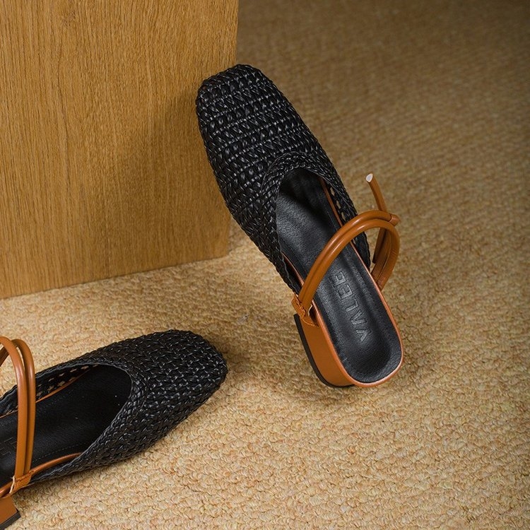 Verzija od meke kože ~ Baotou papuče za žene za nošenje vani 2025. Nove ljetne sandale za dvije vrste, svestrane, francuskog stila, prekrasne s debelim potpeticama