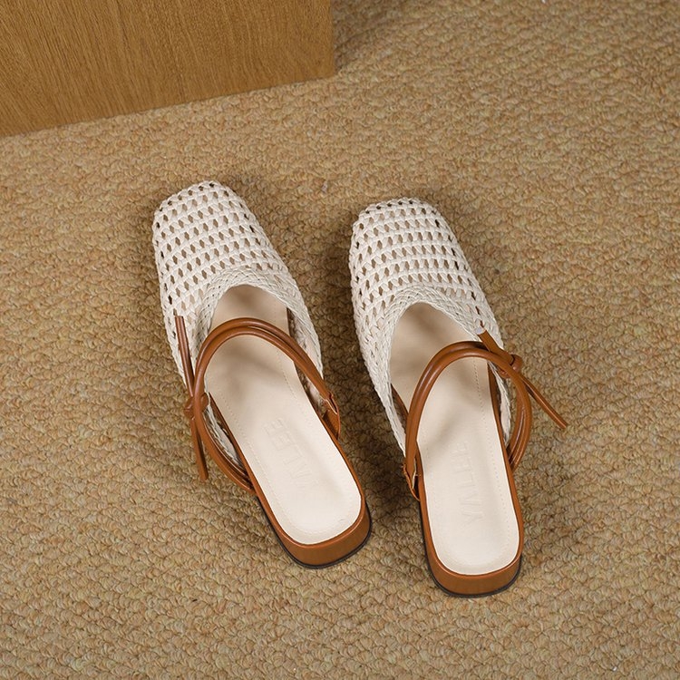 Verzija od meke kože ~ Baotou papuče za žene za nošenje vani 2025. Nove ljetne sandale za dvije vrste, svestrane, francuskog stila, prekrasne s debelim potpeticama