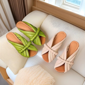 Ručno tkane ravne papuče za žene, ljetna vanjska odjeća, papuče s jednom riječju, kožne papuče s uzorkom ribljih usta, nove ravne papuče s okruglom glavom iz 2025.