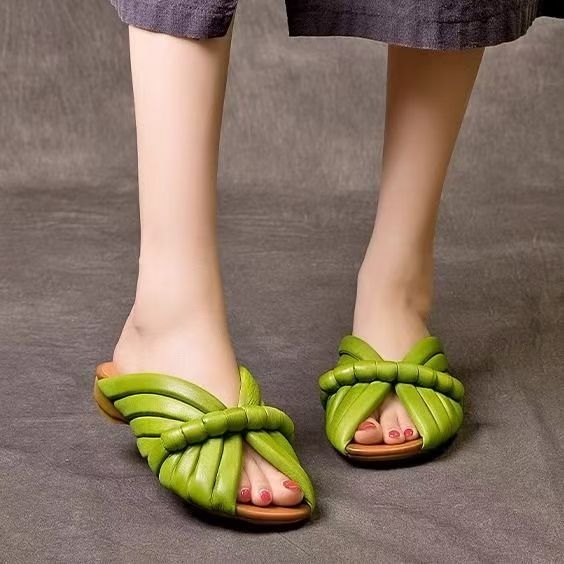 Ručno tkane ravne papuče za žene, ljetna vanjska odjeća, papuče s jednom riječju, kožne papuče s uzorkom ribljih usta, nove ravne papuče s okruglom glavom iz 2025.