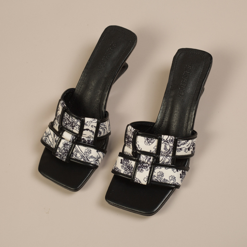 Sandale za žene Ljeto 2025 Novi stil sa suknjom, štikle, visoke pete, moderne jednolinijske sandale, sandale velikih veličina