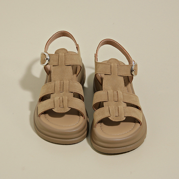 Σανδάλια για γυναίκες Καλοκαίρι 2025 Νέα γυναικεία παπούτσια Μοντέρνα, niche, casual, άνετα, με χοντρή σόλα, ρωμαϊκά παπούτσια για γυναίκες χονδρικής