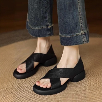 [Έτοιμο σε απόθεμα] 6588 Μαλακό Δερμάτινο Lazy Αναπνέον Ευέλικτο Αδυνάτισμα Ρωμαϊκά Σανδάλια για Γυναικεία Εξωτερική Ρούχα Καλοκαίρι 2025 Χοντρές Σόλες