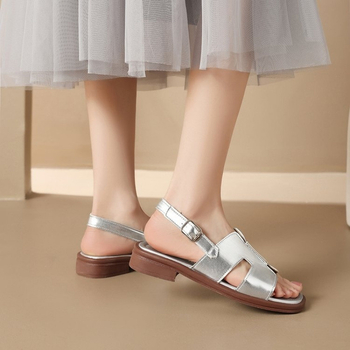 Μοντέρνα καλοκαιρινά γαλλικά ρετρό χαμηλοτάκουνα σανδάλια, ευέλικτα νέα, μοντέρνα, δημοφιλή, φλατ γυναικεία παπούτσια