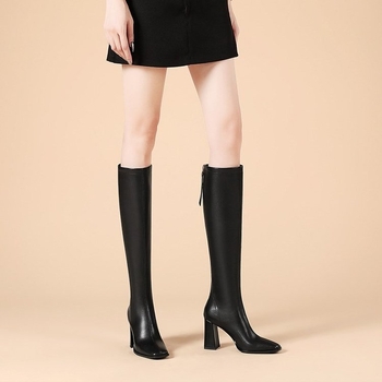 Male duge čizme za žene do koljena 2025. Nove četvrtaste čizme s debelom petom, visoke čizme s europskim i američkim viteškim čizmama u jednoj boji za žene
