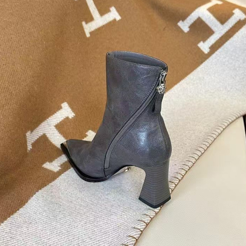 Metalne čizme s visokom petom, otporne na sudare, za žene, nove europske i američke čizme s debelom petom i patentnim zatvaračem straga, svestrane modne čizme iz 2025.