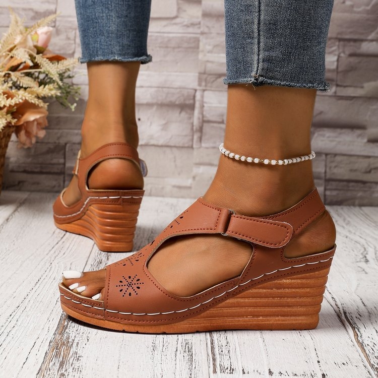 Vanjska trgovina Velike veličine Sandale na klin za žene 2025 Ljeto Nova lagana vanjska odjeća Temu Popularne sandale na čičak za žene