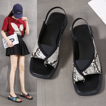 Γυναικεία σανδάλια μόδας άνοιξης 2025, με σχέδιο φιδιού, ανοιχτή μύτη από καουτσούκ, φλατ PU, χαμηλό τακούνι, σχέδιο μικρότερο από 3cm