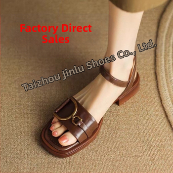 Σανδάλια πλατφόρμας εξωτερικού εμπορίου διασυνοριακά Γυναικεία καλοκαιρινά κομψά σανδάλια και παντόφλες διασημοτήτων Cyber 2025 Νέα άφιξη Μοντέρνα παντόφλες για όλες τις εμφανίσεις Μονόχρωμη ζώνη